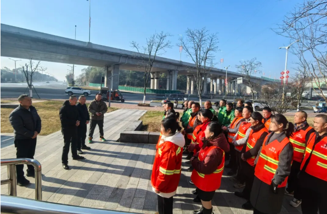 王輝德、余良光分別走訪(fǎng)慰問(wèn)一線(xiàn)干部職工并檢查安全生產(chǎn)工作